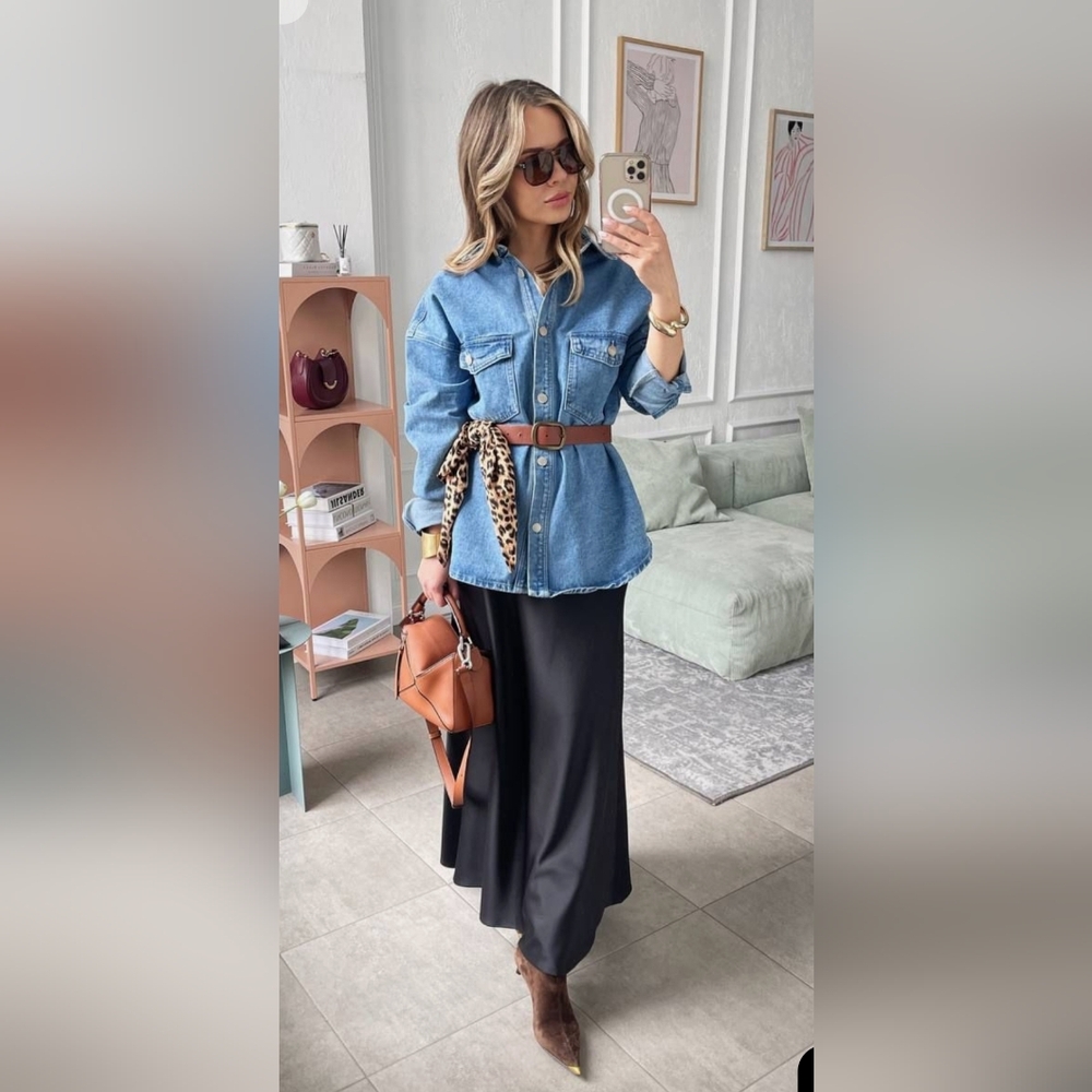 ANN TAYLOR LOFT | Chambray Denim Button Shirt, Size Small